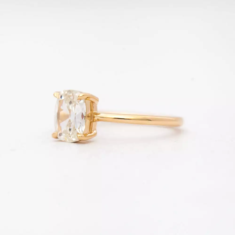 1.14 ct Elongated Cushion Eleonore Delicate Ring