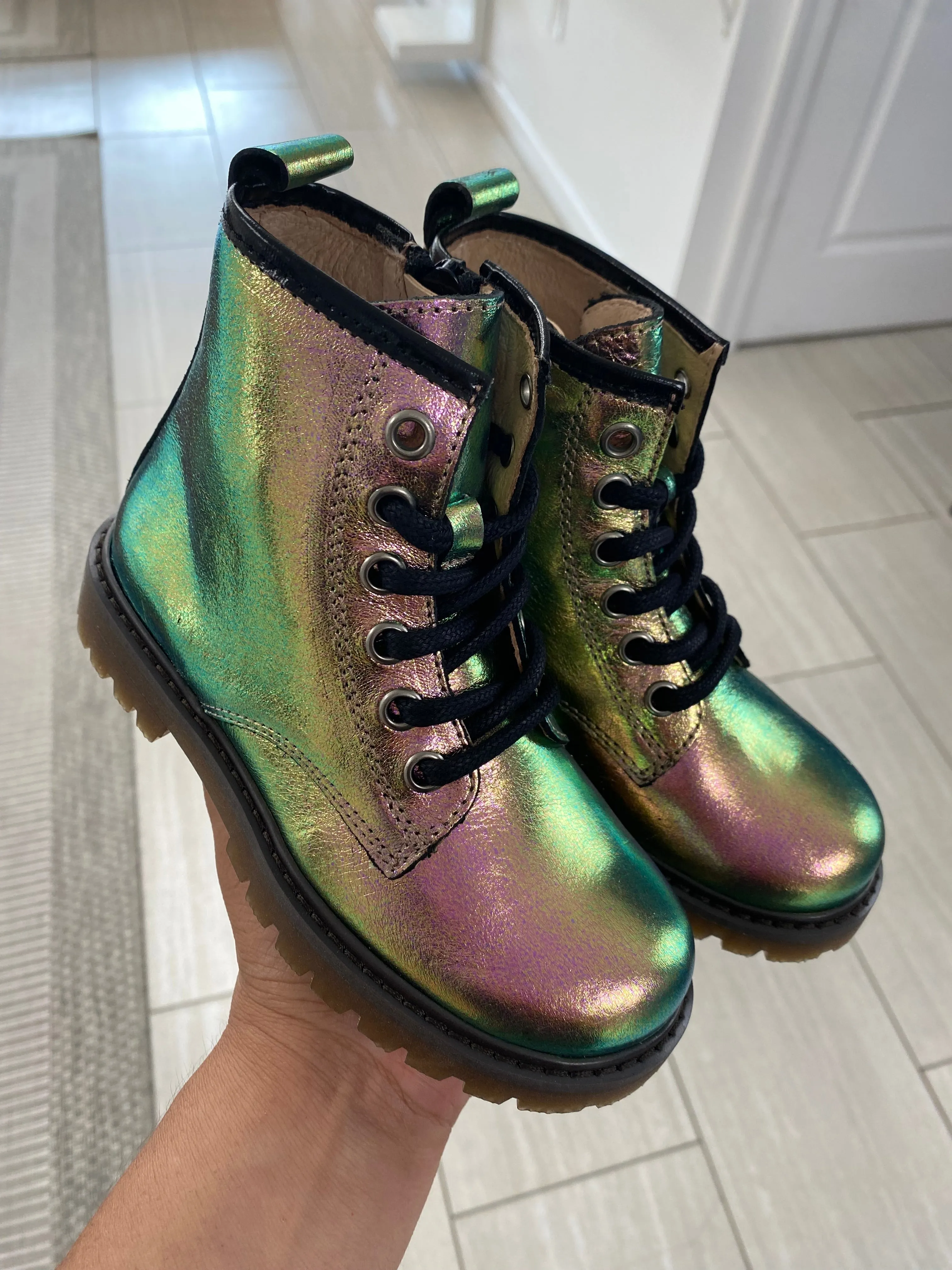 Acebos Iridescent Boot