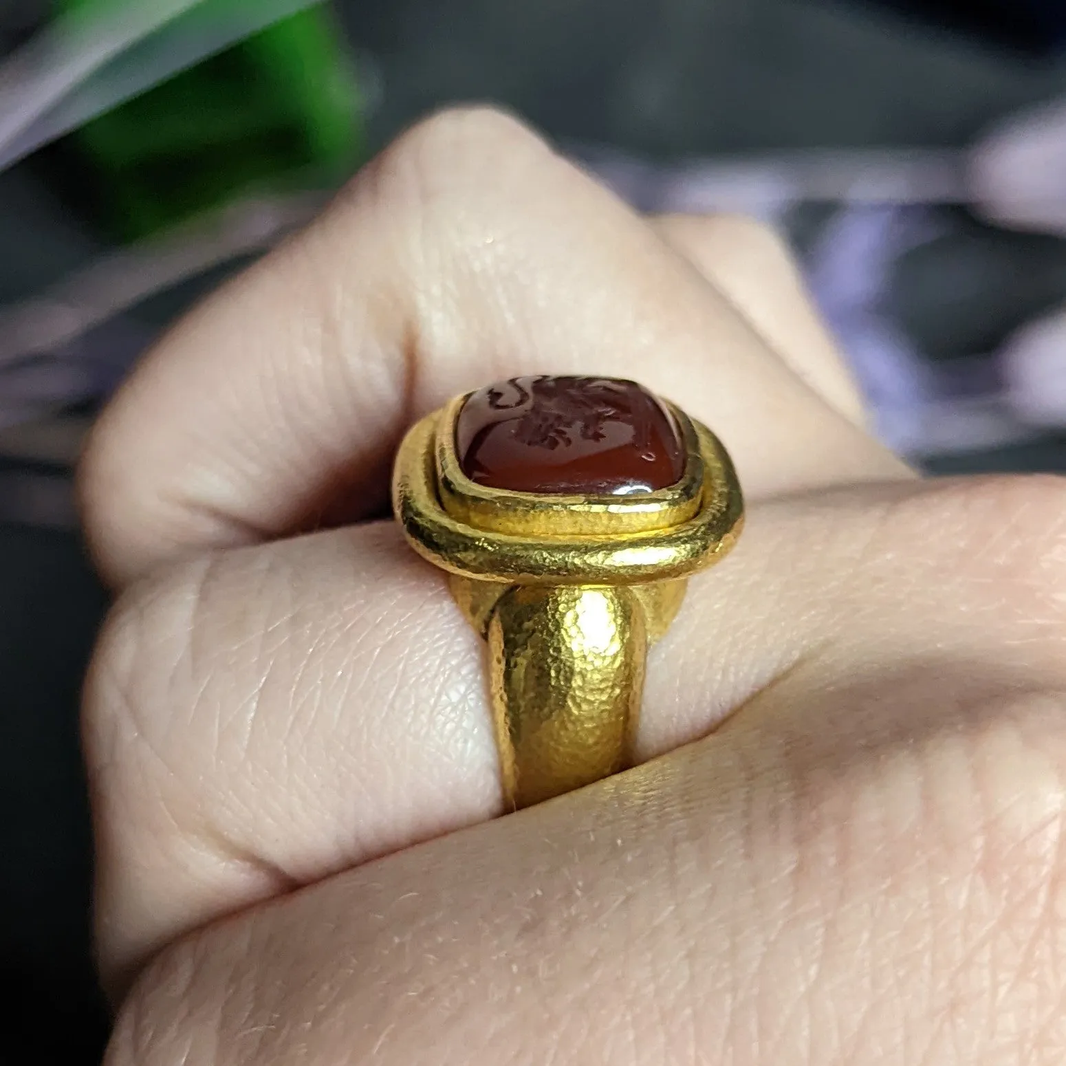 Elizabeth Locke Carnelian Intaglio 18 Karat Gold Lion Signet Ring