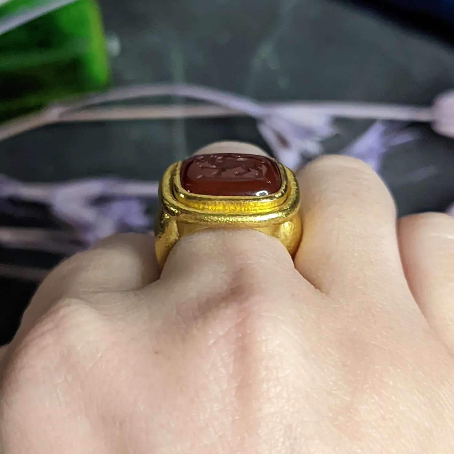 Elizabeth Locke Carnelian Intaglio 18 Karat Gold Lion Signet Ring