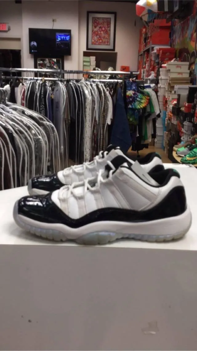 Vnds Air Jordan 11 Retro Low iridescent