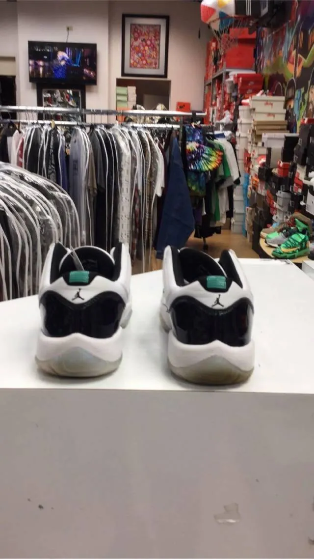 Vnds Air Jordan 11 Retro Low iridescent